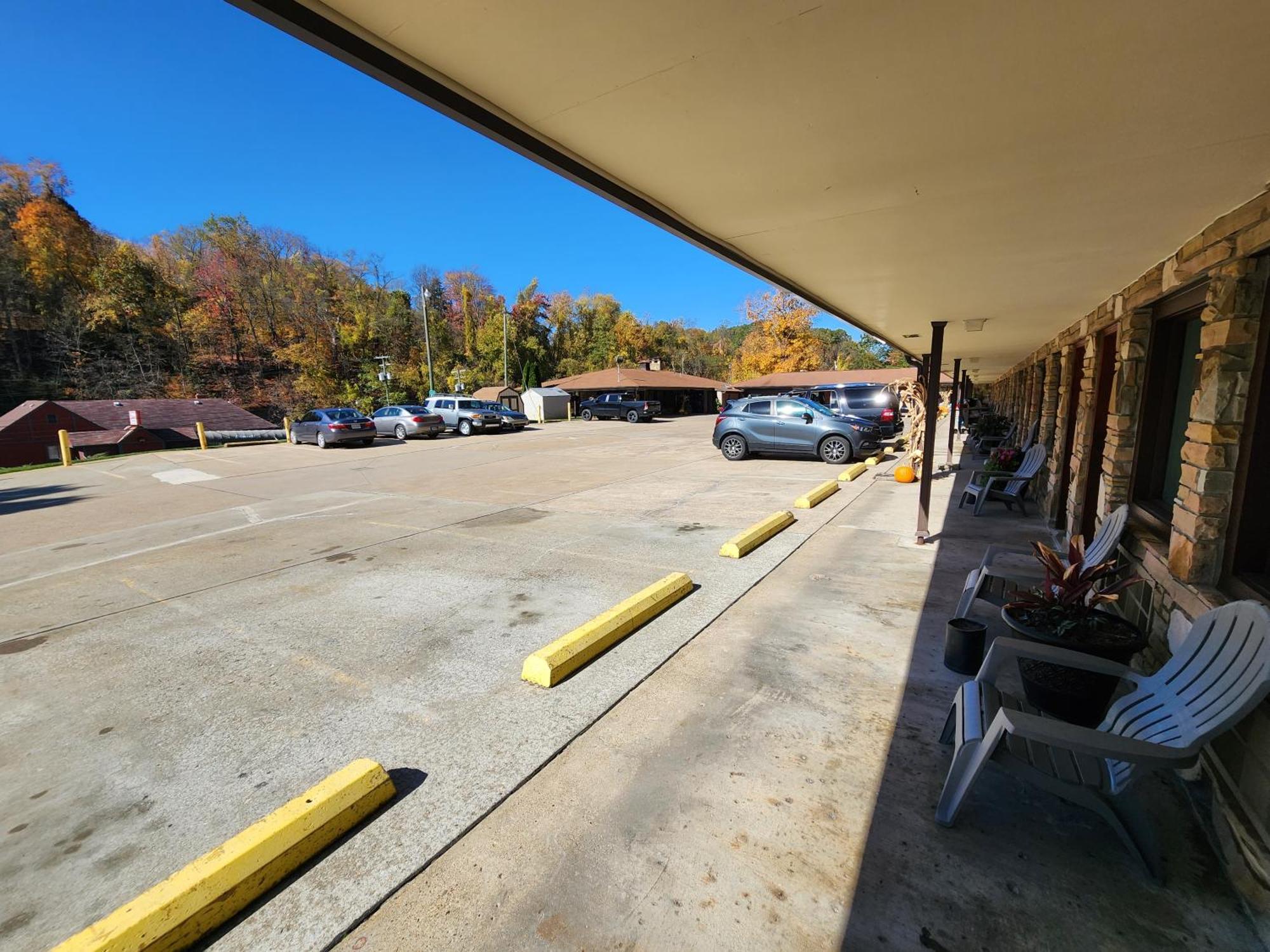 Jefferson Hills Motel Clairton エクステリア 写真